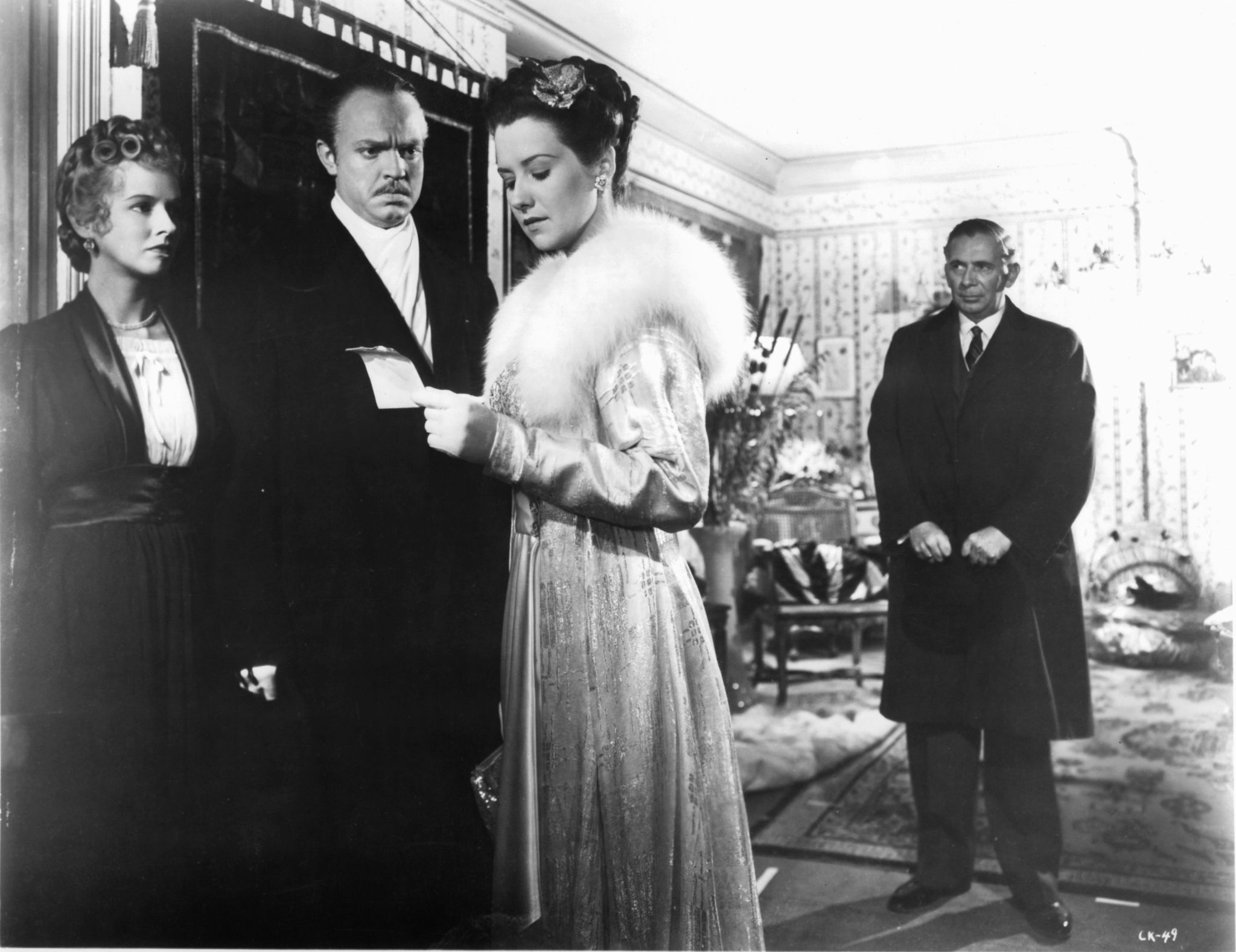 Still of Orson Welles, Ray Collins, Dorothy Comingore and Ruth Warrick in Citizen Kane (1941)