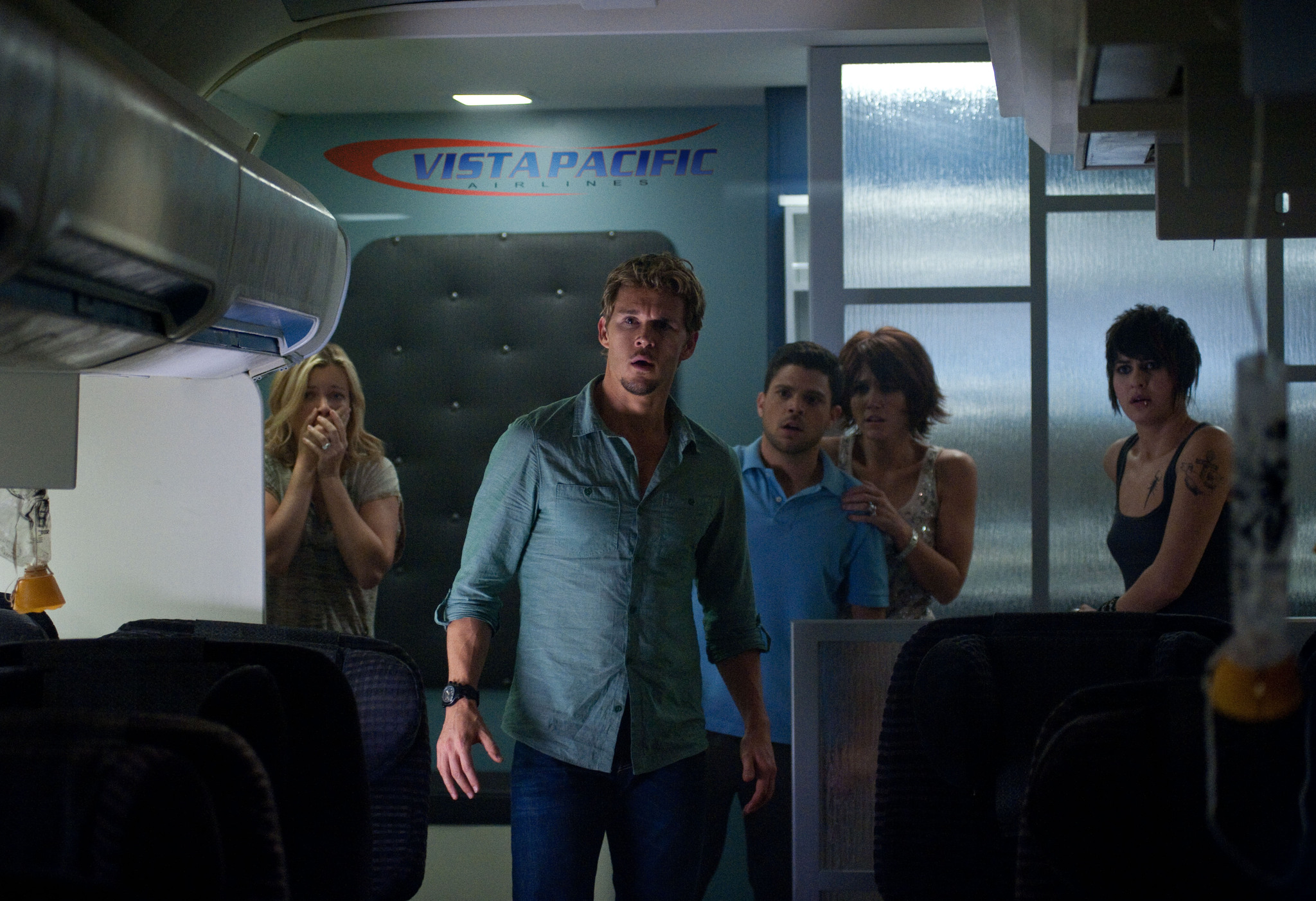 Still of Amy Smart, Scout Taylor-Compton, Ryan Kwanten, Jerry Ferrara and Nicky Whelan in 7500 (2014)