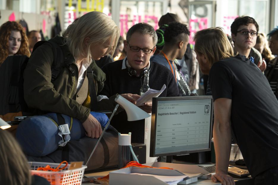 Bill Condon and Benedict Cumberbatch in Penktoji valdzia (2013)