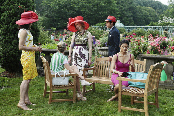 Still of Frances Conroy, Paulo Costanzo and Reshma Shetty in Royal Pains (2009)