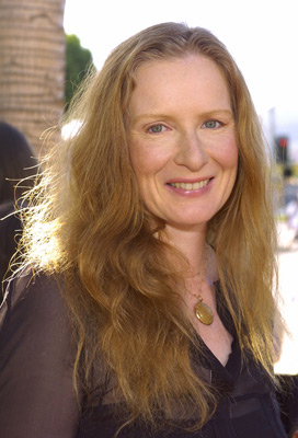 Frances Conroy at event of Catwoman (2004)