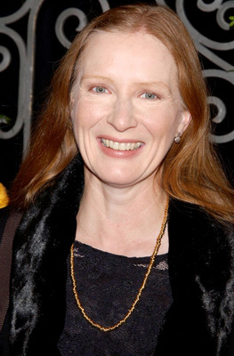 Frances Conroy at event of Sesios pedos po zeme (2001)