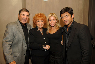 Mark Consuelos, Mort Drescher, Kelly Ripa and Sylvia Drescher at event of Living with Fran (2005)