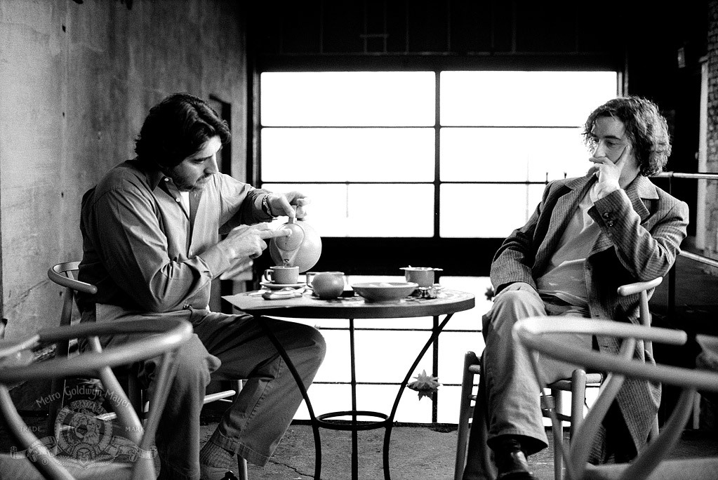 Still of Alfred Molina and Steve Coogan in Coffee and Cigarettes (2003)