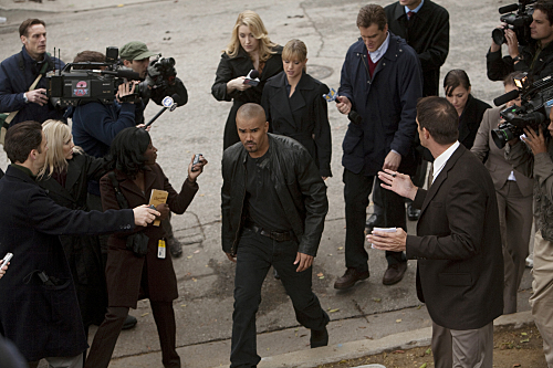Still of Shemar Moore and A.J. Cook in Nusikalstami protai (2005)