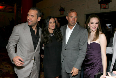 Kevin Costner, Demi Moore, Dane Cook and Danielle Panabaker at event of Mr. Brooks (2007)