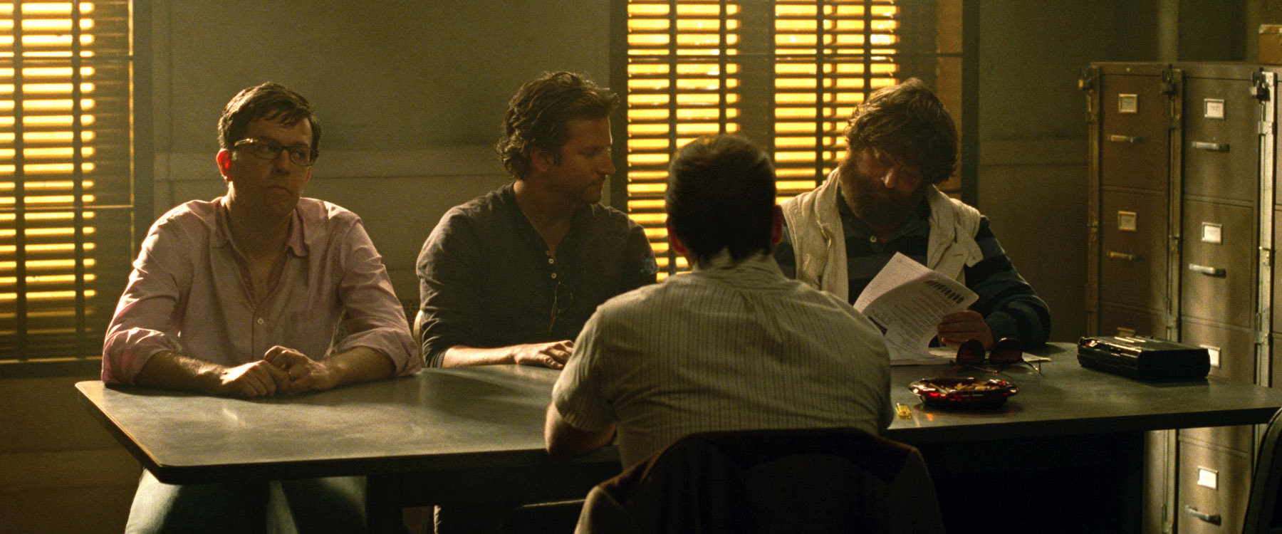 Still of Bradley Cooper, Zach Galifianakis and Ed Helms in Pagirios 3: velniai zino kur (2013)