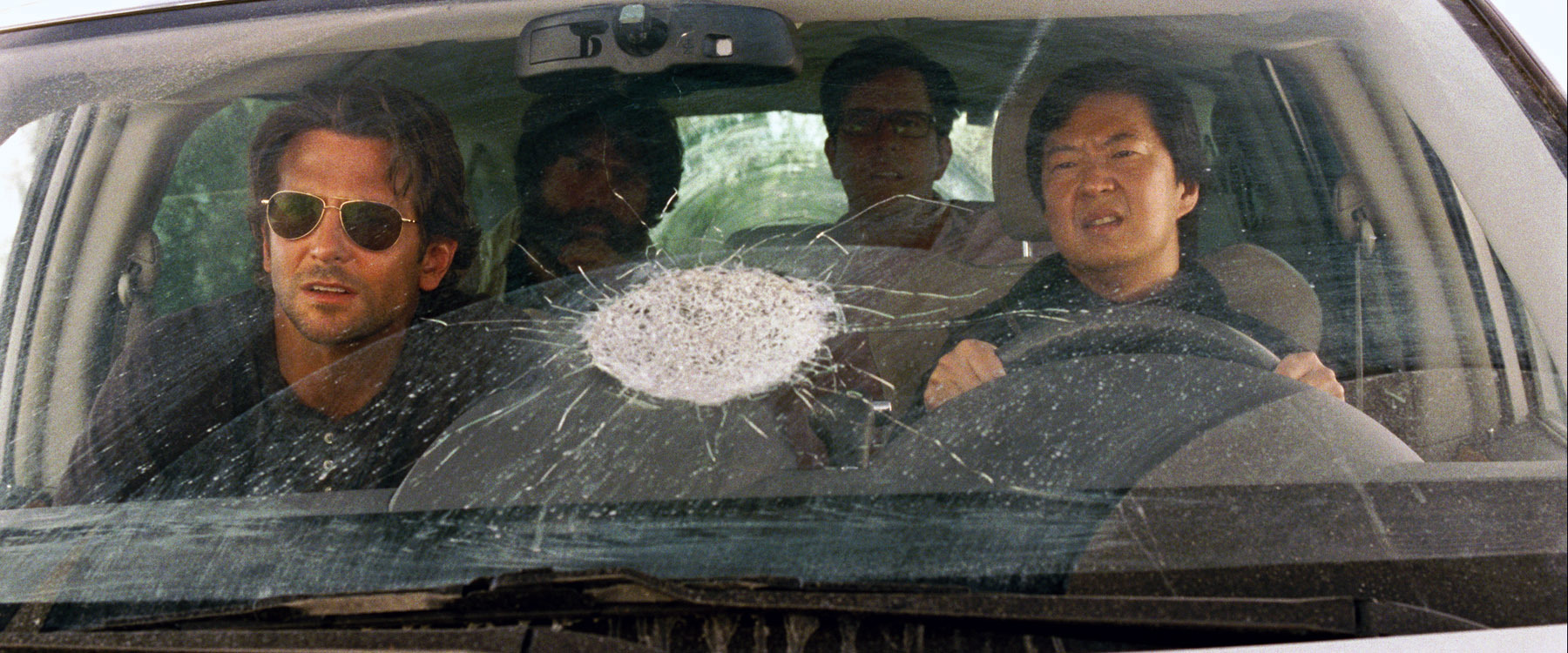 Still of Bradley Cooper, Zach Galifianakis, Ken Jeong and Ed Helms in Pagirios 3: velniai zino kur (2013)