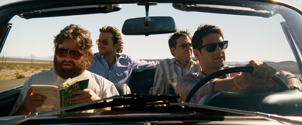 Still of Justin Bartha, Bradley Cooper, Zach Galifianakis and Ed Helms in Pagirios Las Vegase (2009)