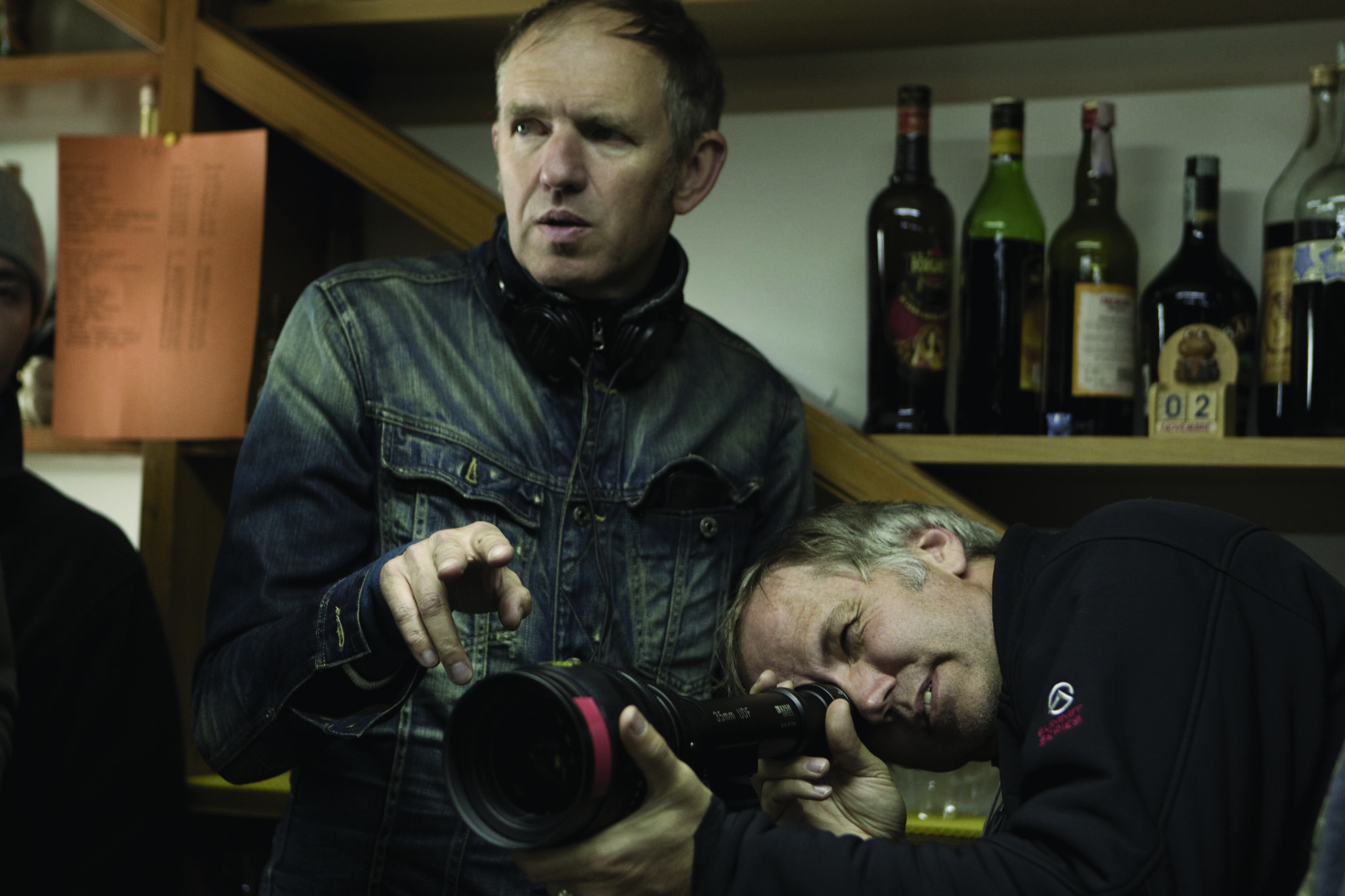 Still of Anton Corbijn and Martin Ruhe in The American (2010)