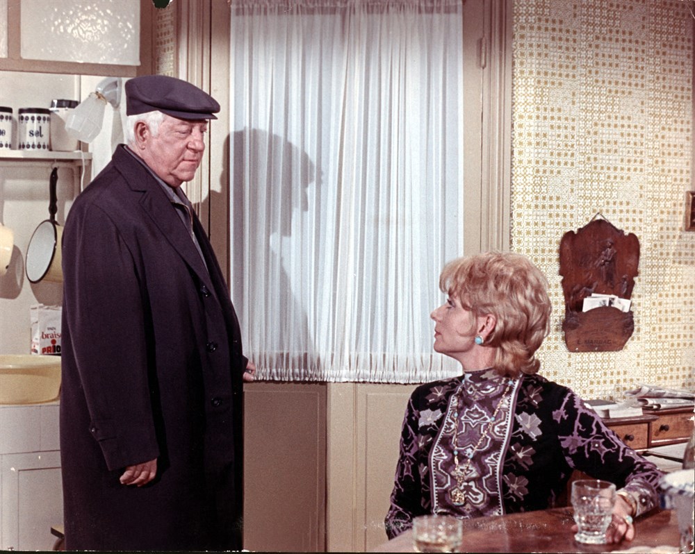 Still of Annie Cordy and Jean Gabin in Le chat (1971)