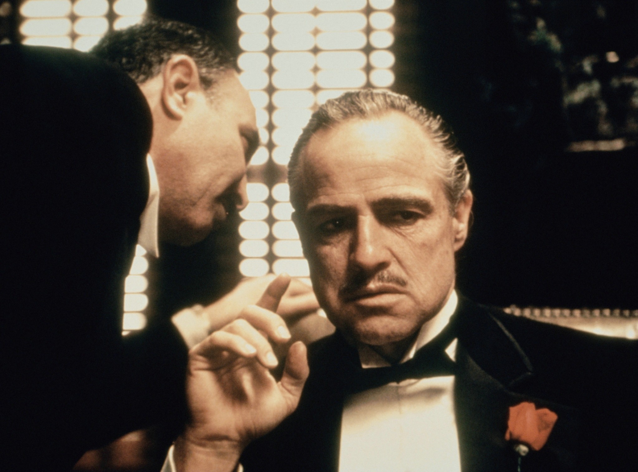 Still of Marlon Brando and Salvatore Corsitto in Krikstatevis (1972)