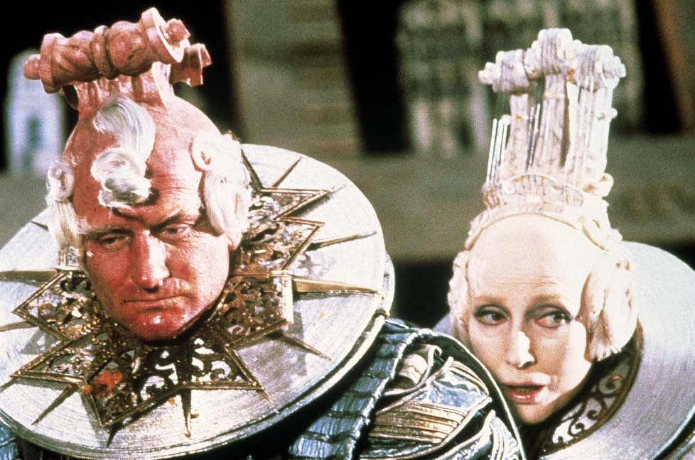 Still of Robin Williams and Valentina Cortese in The Adventures of Baron Munchausen (1988)