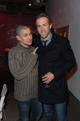 Ryan Reynolds and Rodrigo Cortés at event of Buried (2010)
