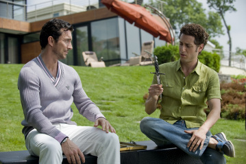 Still of Paulo Costanzo and William Abadie in Royal Pains (2009)