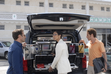 Still of Paulo Costanzo and Mark Feuerstein in Royal Pains (2009)