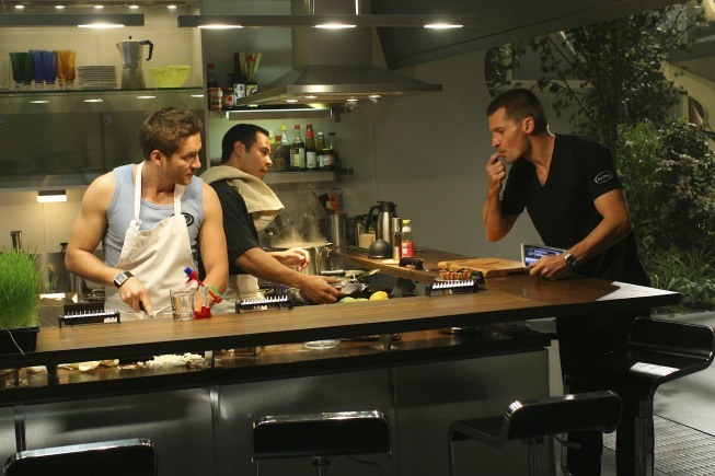 Still of Nikolaj Coster-Waldau, Jose Pablo Cantillo and Gene Farber in Virtuality (2009)