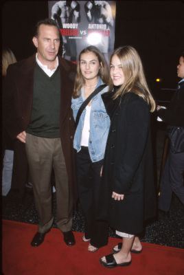 Kevin Costner, Annie Costner and Lily Costner at event of Play It to the Bone (1999)