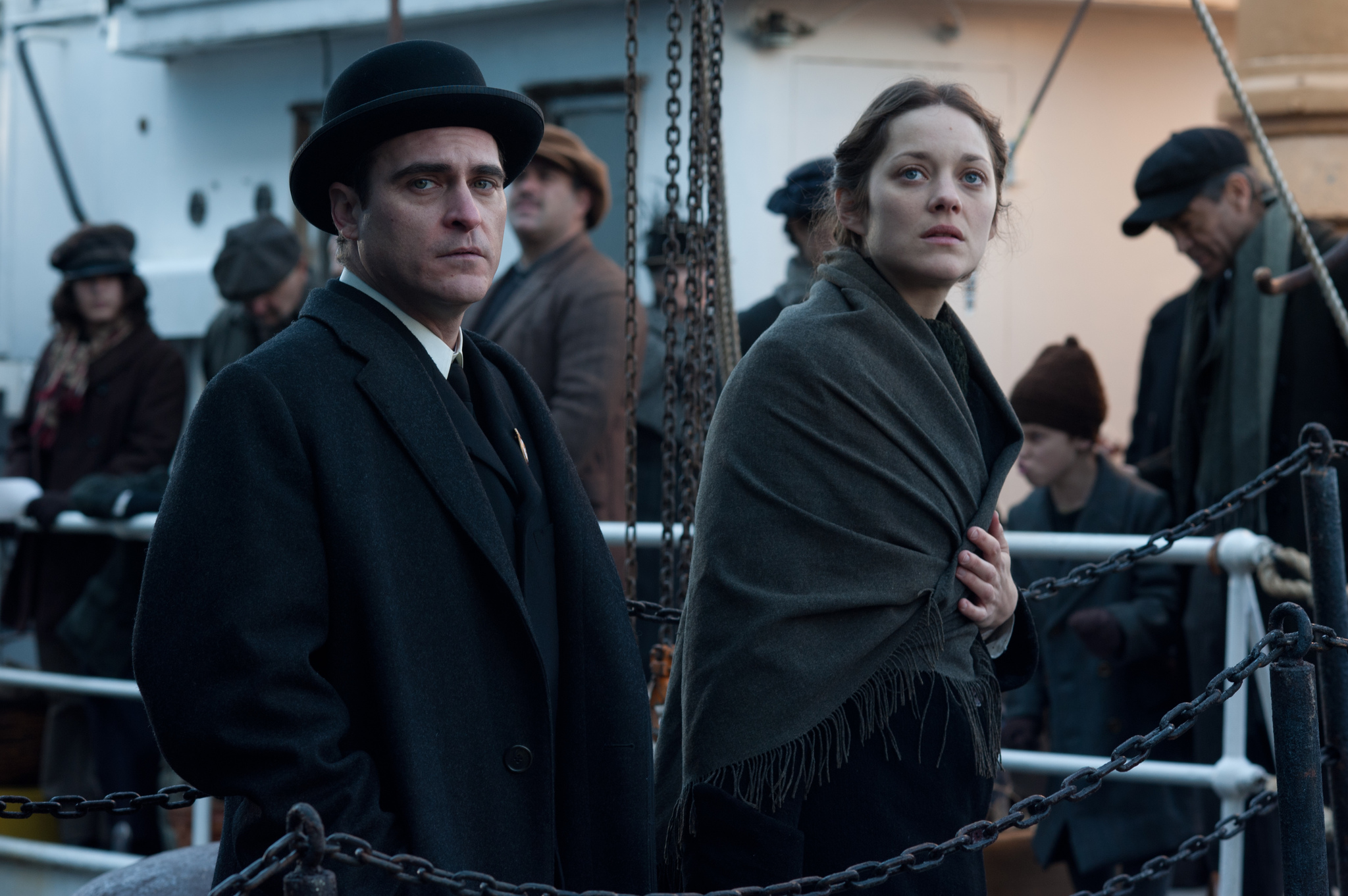 Still of Joaquin Phoenix and Marion Cotillard in Karta Niujorke (2013)