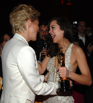 Sharon Stone and Marion Cotillard at event of The 80th Annual Academy Awards (2008)