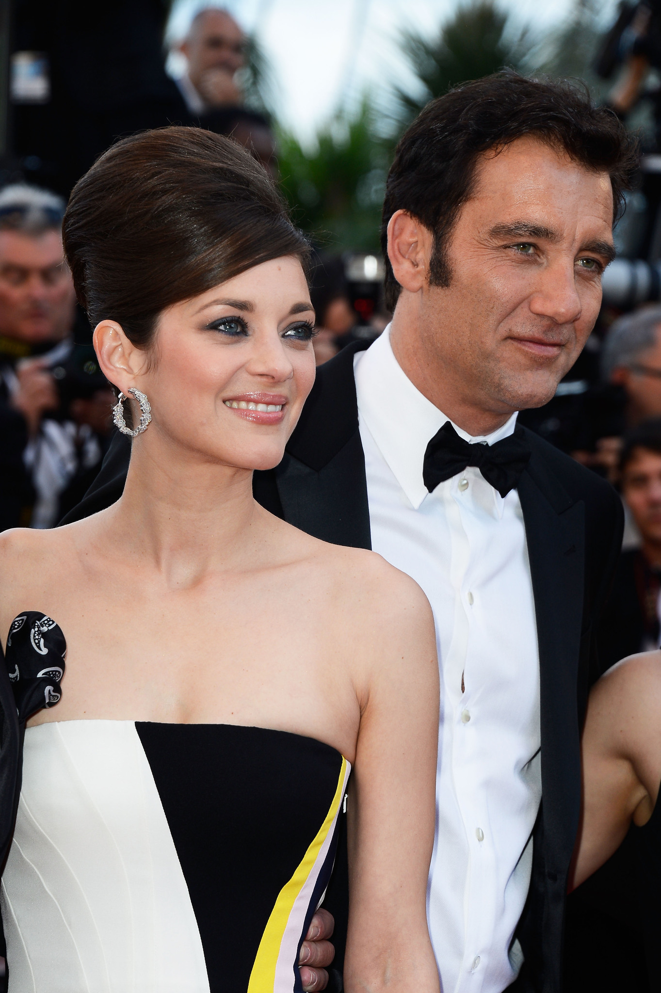 Marion Cotillard and Clive Owen at event of Blood Ties (2013)