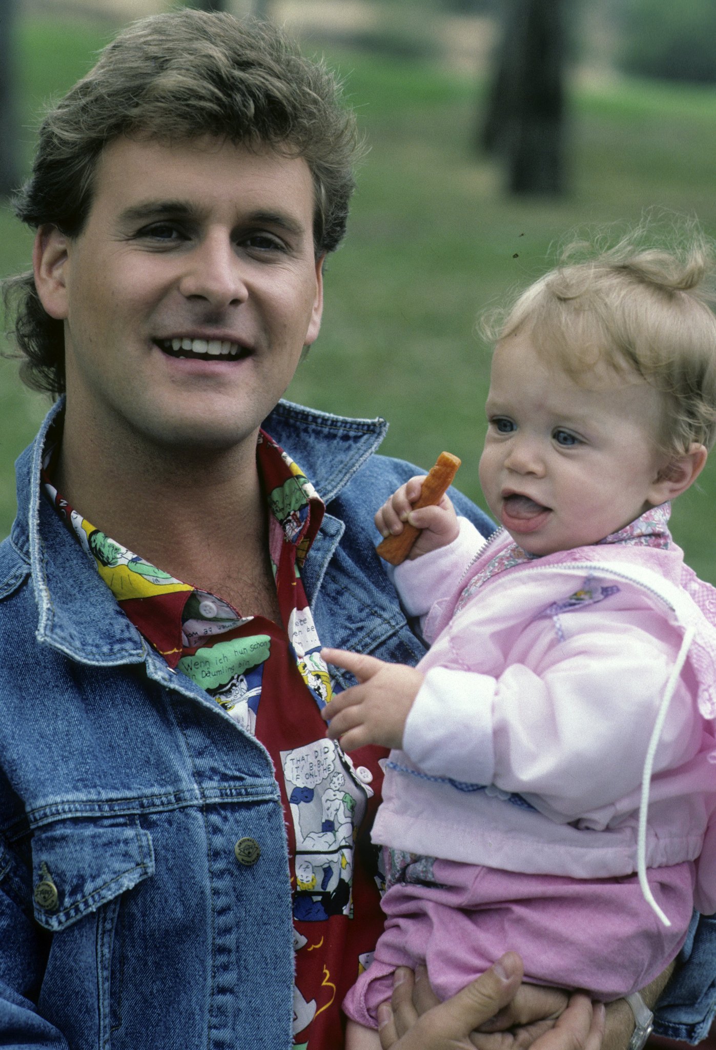 Still of Ashley Olsen and Dave Coulier in Full House (1987)