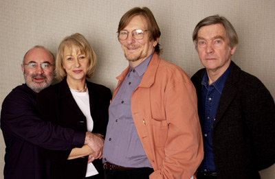 Helen Mirren, Bob Hoskins, Tom Courtenay and Fred Schepisi at event of Last Orders (2001)