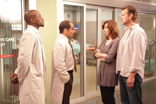 Still of Omar Epps, Dwier Brown, Stephanie Courtney and Peter Jacobson in Hausas (2004)