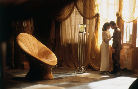 Still of Julie Cox and Alec Newman in Children of Dune (2003)