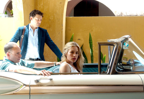 Still of Piper Perabo and Richard Coyle in Covert Affairs (2010)