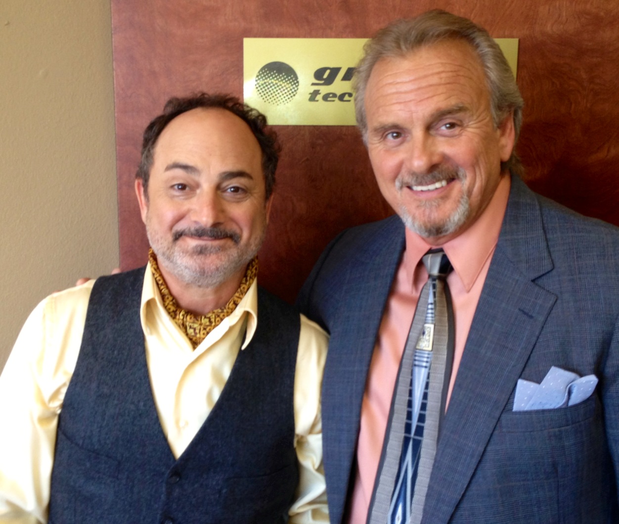 Robert Craighead and Kevin Pollak on set of 