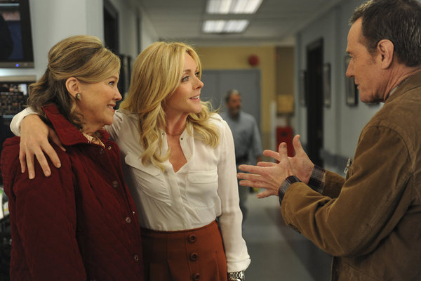 Still of Catherine O'Hara, Jane Krakowski and Bryan Cranston in 30 Rock (2006)