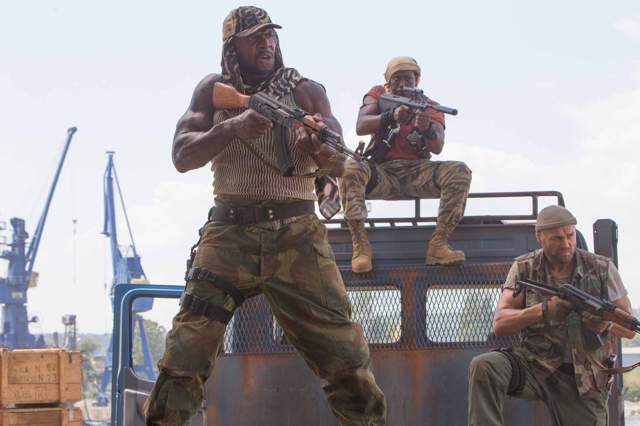 Still of Wesley Snipes, Terry Crews and Randy Couture in Nesunaikinami 3 (2014)