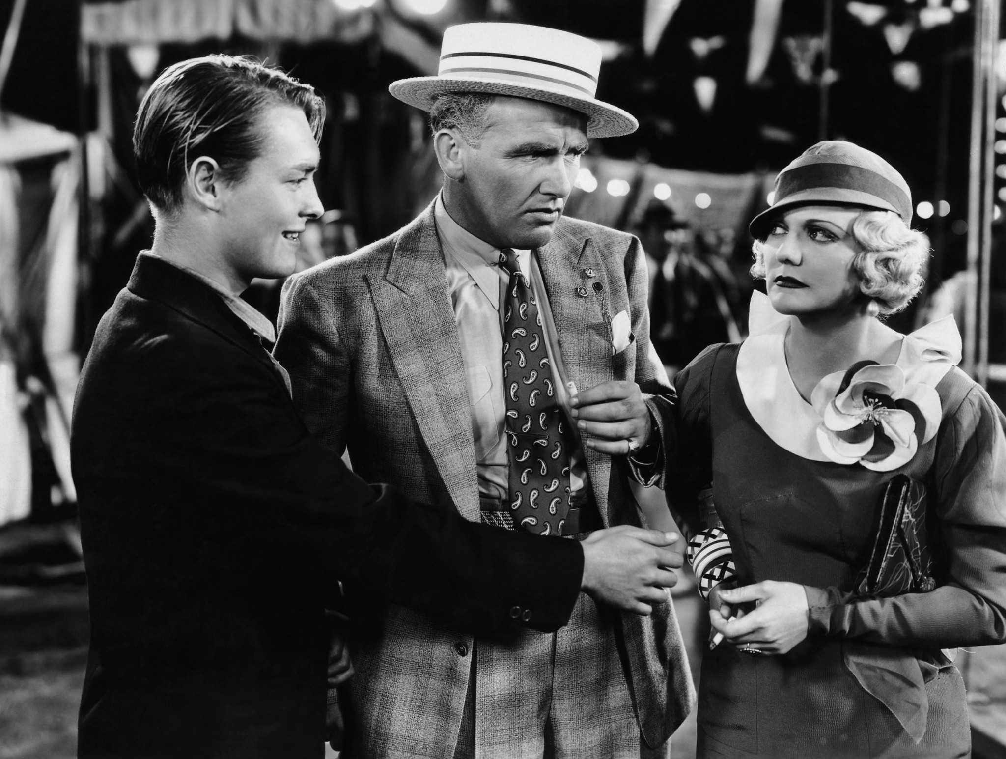 Still of Clara Bow, Richard Cromwell and Minna Gombell in Hoop-La (1933)