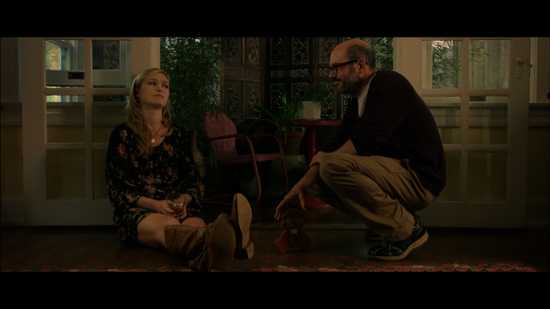 Still of Julia Stiles and David Cross in It's a Disaster (2012)