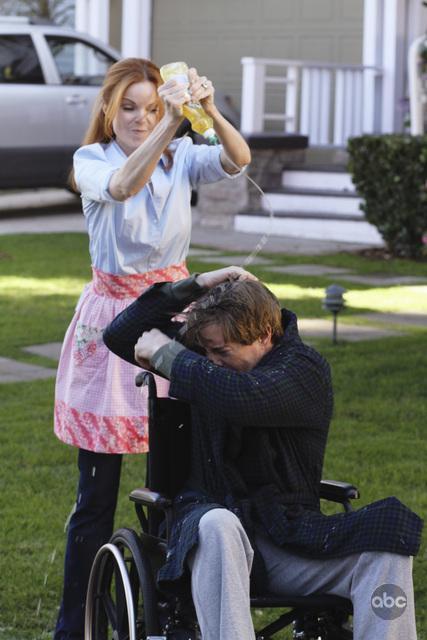 Still of Kyle MacLachlan and Marcia Cross in Nusivylusios namu seimininkes (2004)