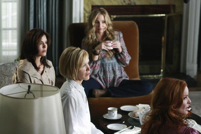 Still of Teri Hatcher, Felicity Huffman, Drea de Matteo and Marcia Cross in Nusivylusios namu seimininkes (2004)