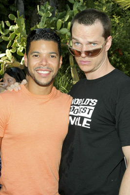 Wilson Cruz and Peter Paige at event of Say Uncle (2005)