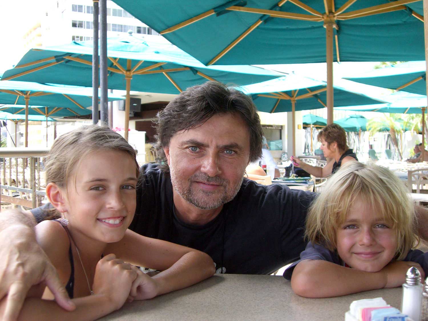 Gabor with his children in Hawaii, 2008.