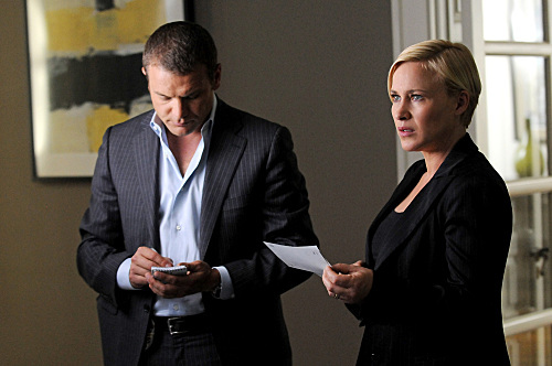 Still of Patricia Arquette and David Cubitt in Medium (2005)