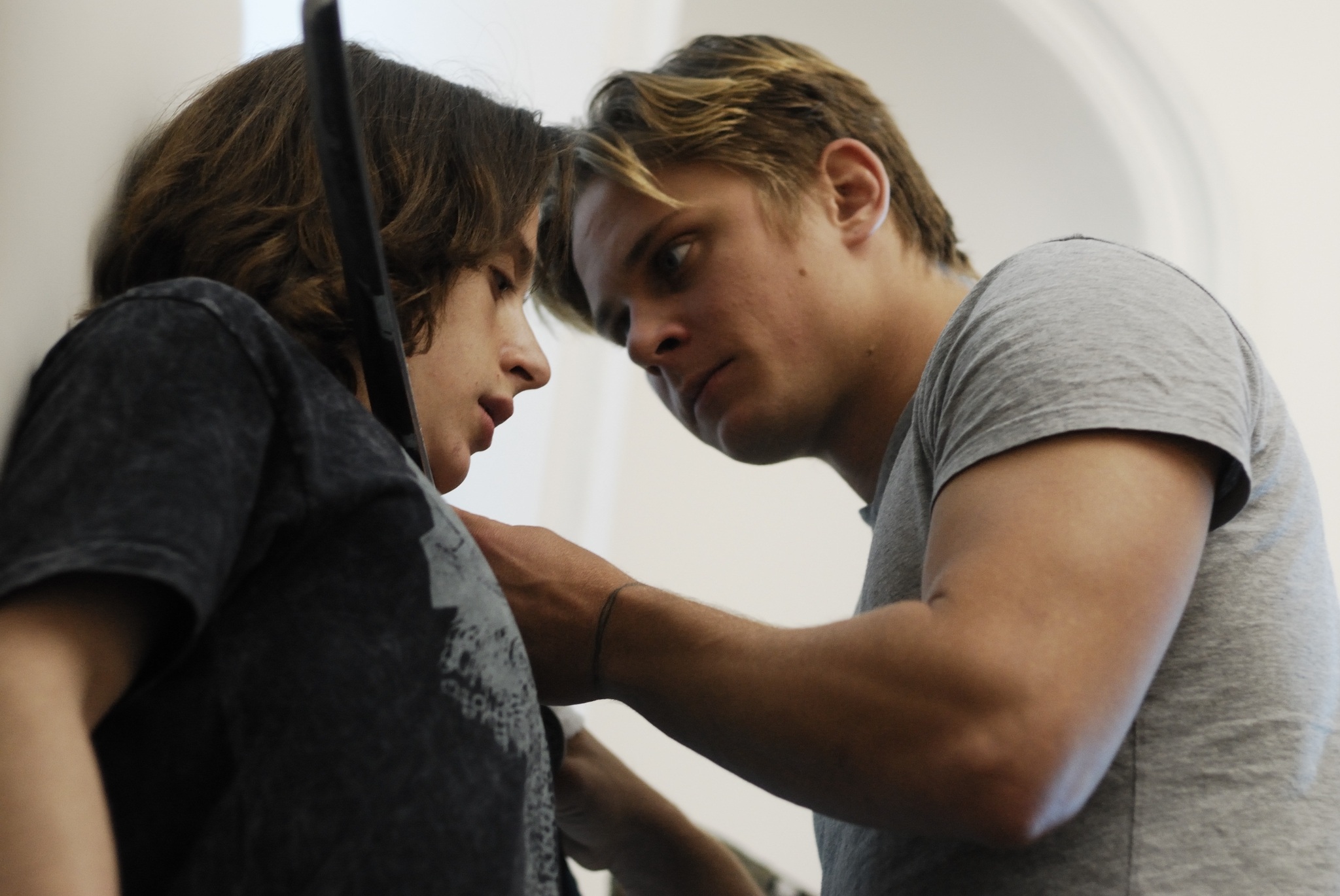 Still of Rory Culkin and Billy Magnussen in Twelve (2010)