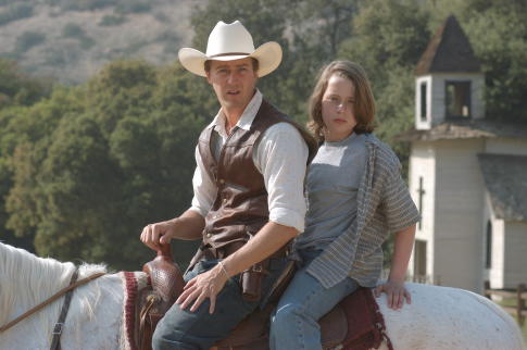 Still of Edward Norton and Rory Culkin in Down in the Valley (2005)