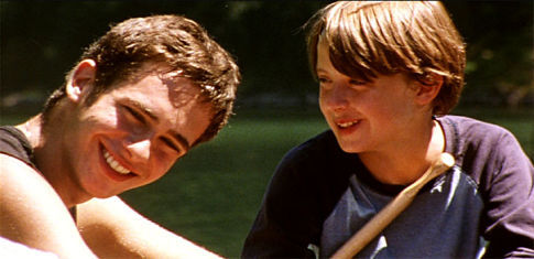 Still of Rory Culkin and Scott Mechlowicz in Mean Creek (2004)