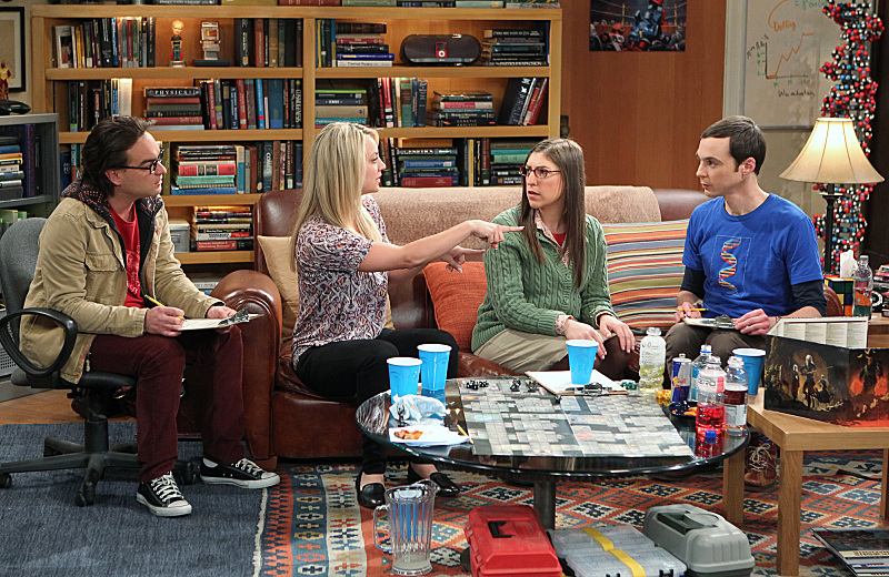 Still of Mayim Bialik, Kaley Cuoco-Sweeting, Johnny Galecki and Jim Parsons in Didziojo sprogimo teorija (2007)