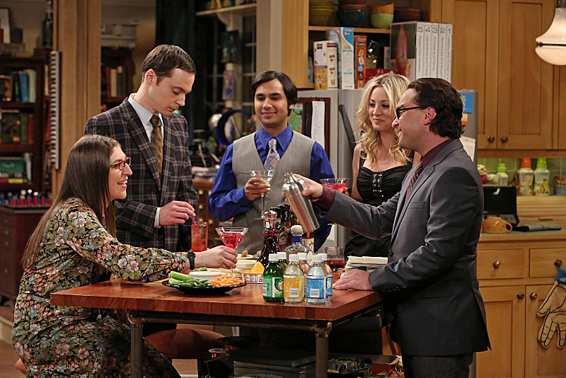 Still of Mayim Bialik, Kaley Cuoco-Sweeting, Johnny Galecki, Jim Parsons and Kunal Nayyar in Didziojo sprogimo teorija (2007)