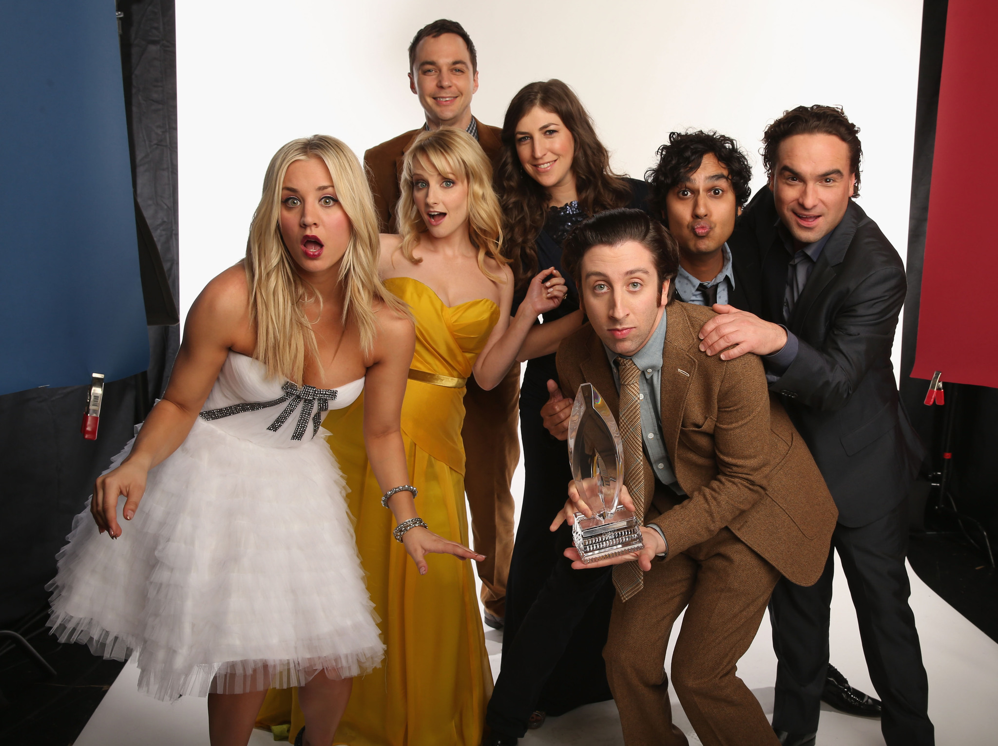 Mayim Bialik, Kaley Cuoco-Sweeting, Johnny Galecki, Simon Helberg, Melissa Rauch and Kunal Nayyar at event of Didziojo sprogimo teorija (2007)