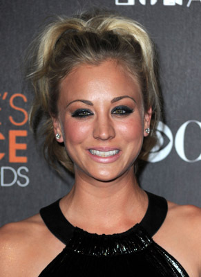 Kaley Cuoco-Sweeting at event of The 36th Annual People's Choice Awards (2010)