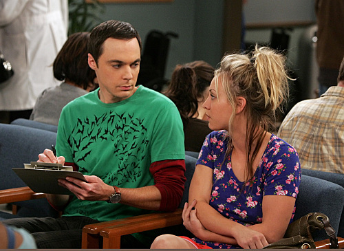 Still of Kaley Cuoco-Sweeting and Jim Parsons in Didziojo sprogimo teorija (2007)