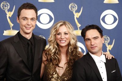 Kaley Cuoco-Sweeting, Johnny Galecki and Jim Parsons at event of The 61st Primetime Emmy Awards (2009)