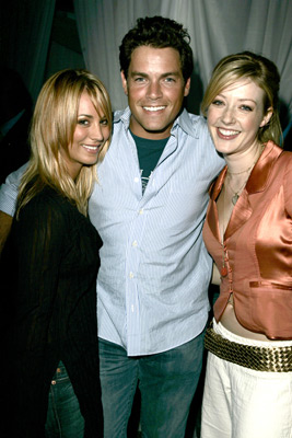 Kaley Cuoco-Sweeting, Jennifer Finnigan and Jaron Lowenstein